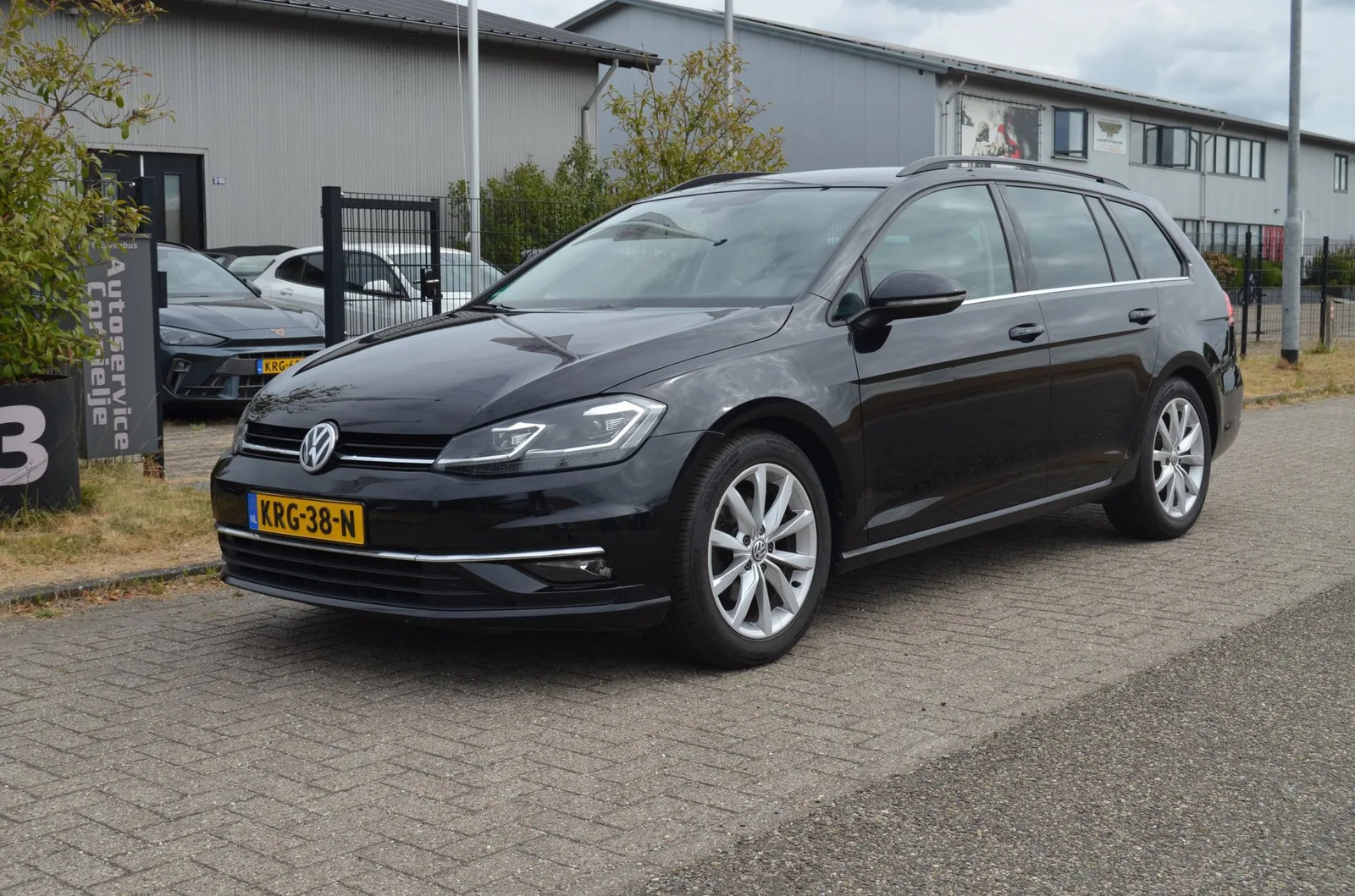 Volkswagen Golf (2018) — foto 1