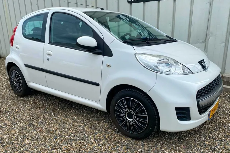 Peugeot 107 (2010)