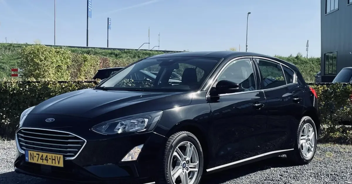 Ford Focus (2021) — foto 1