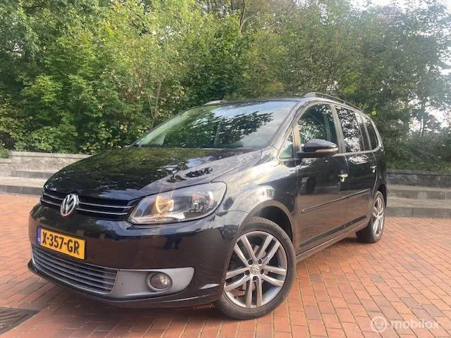 Volkswagen Touran (2011) — foto 1