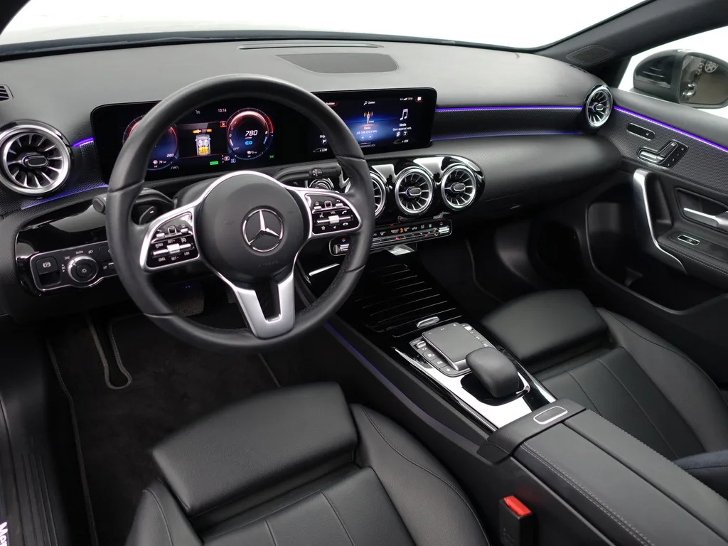 Mercedes-Benz A-Klasse (2021) — foto 1