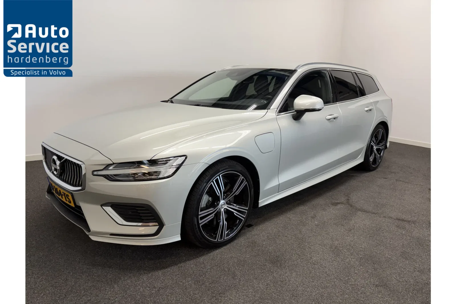 Volvo V60 (2022) — foto 1