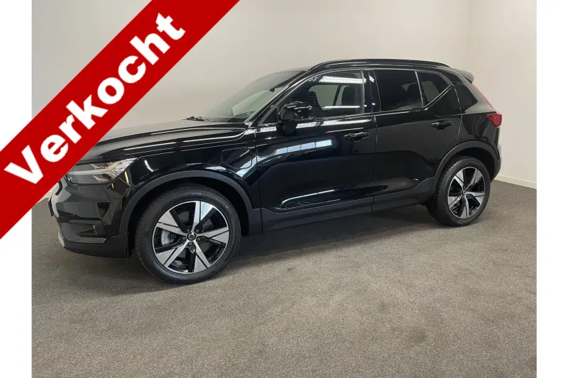Volvo XC40 (2022)