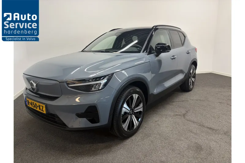Volvo XC40 (2022)