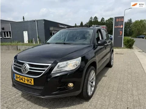 Volkswagen Tiguan (2009) — foto 1