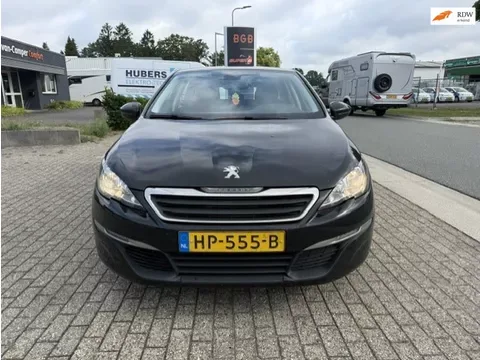 Peugeot 308 (2015) — foto 1