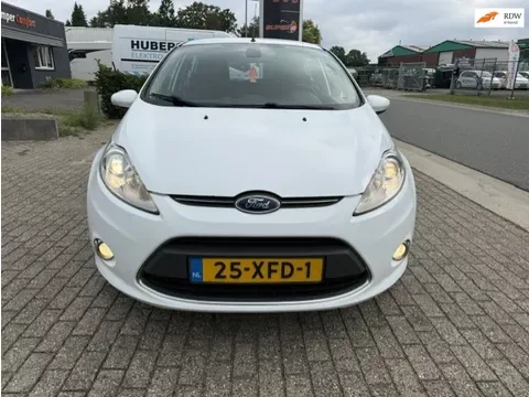 Ford Fiesta (2012) — foto 1