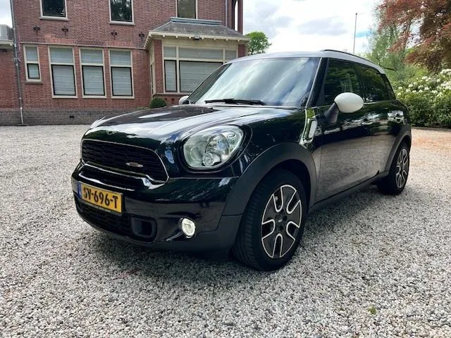 MINI Countryman (2015) — foto 1