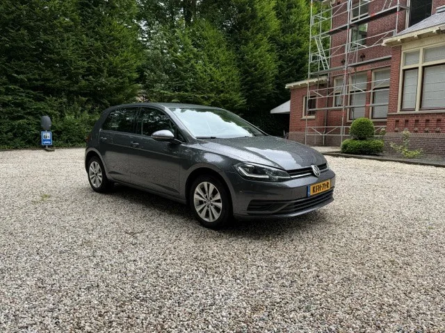 Volkswagen Golf (2019) — foto 1