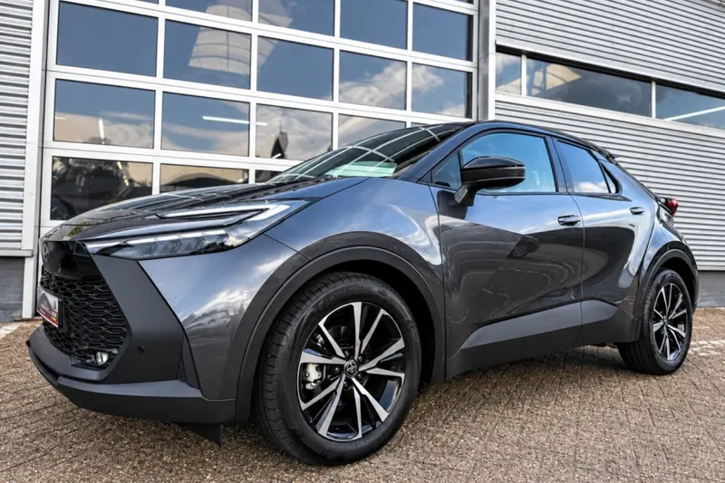 Toyota C-HR (2025)