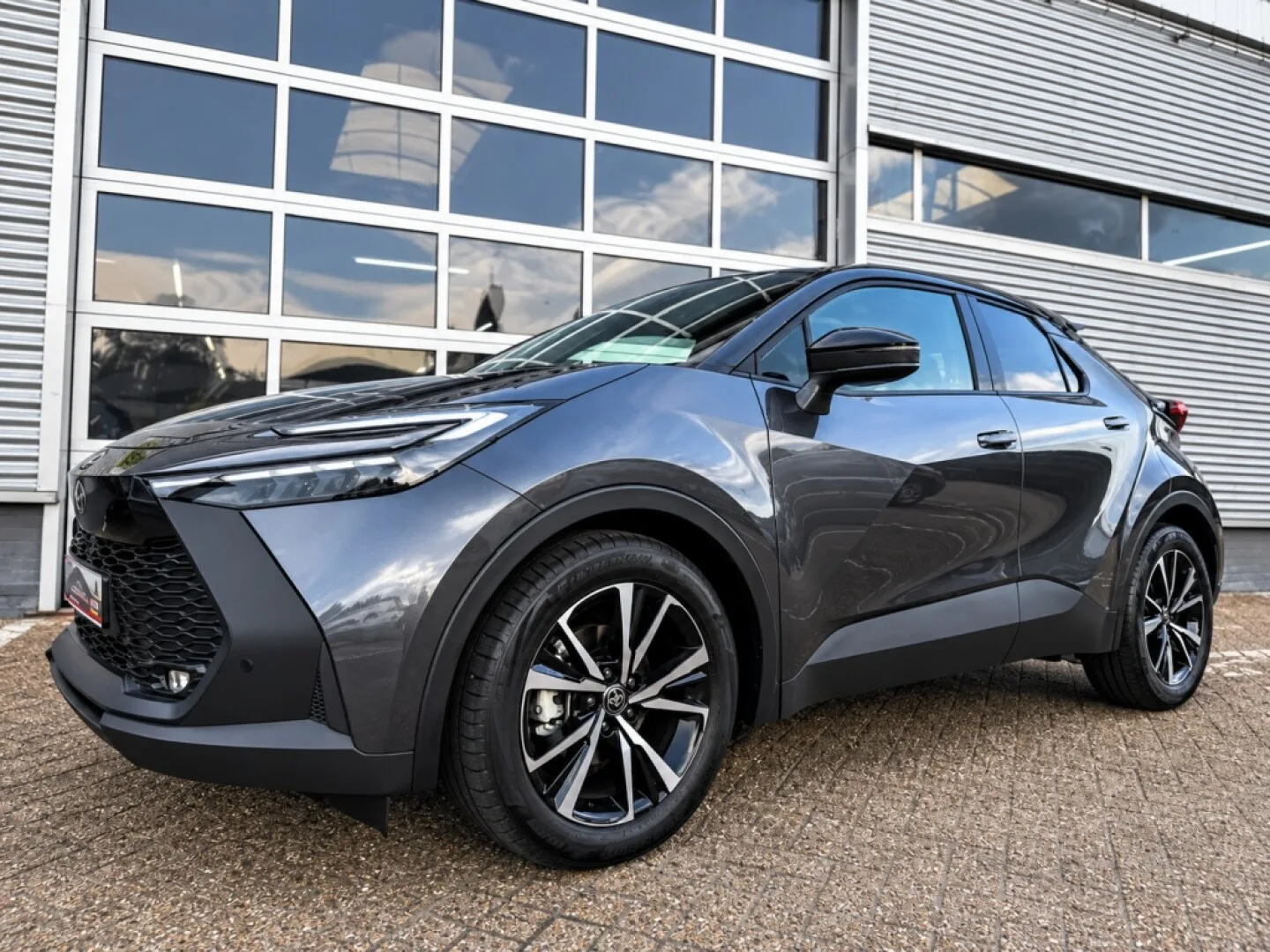Toyota C-HR (2025) — foto 1