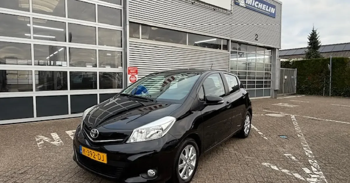 Toyota Yaris (2014) — foto 1