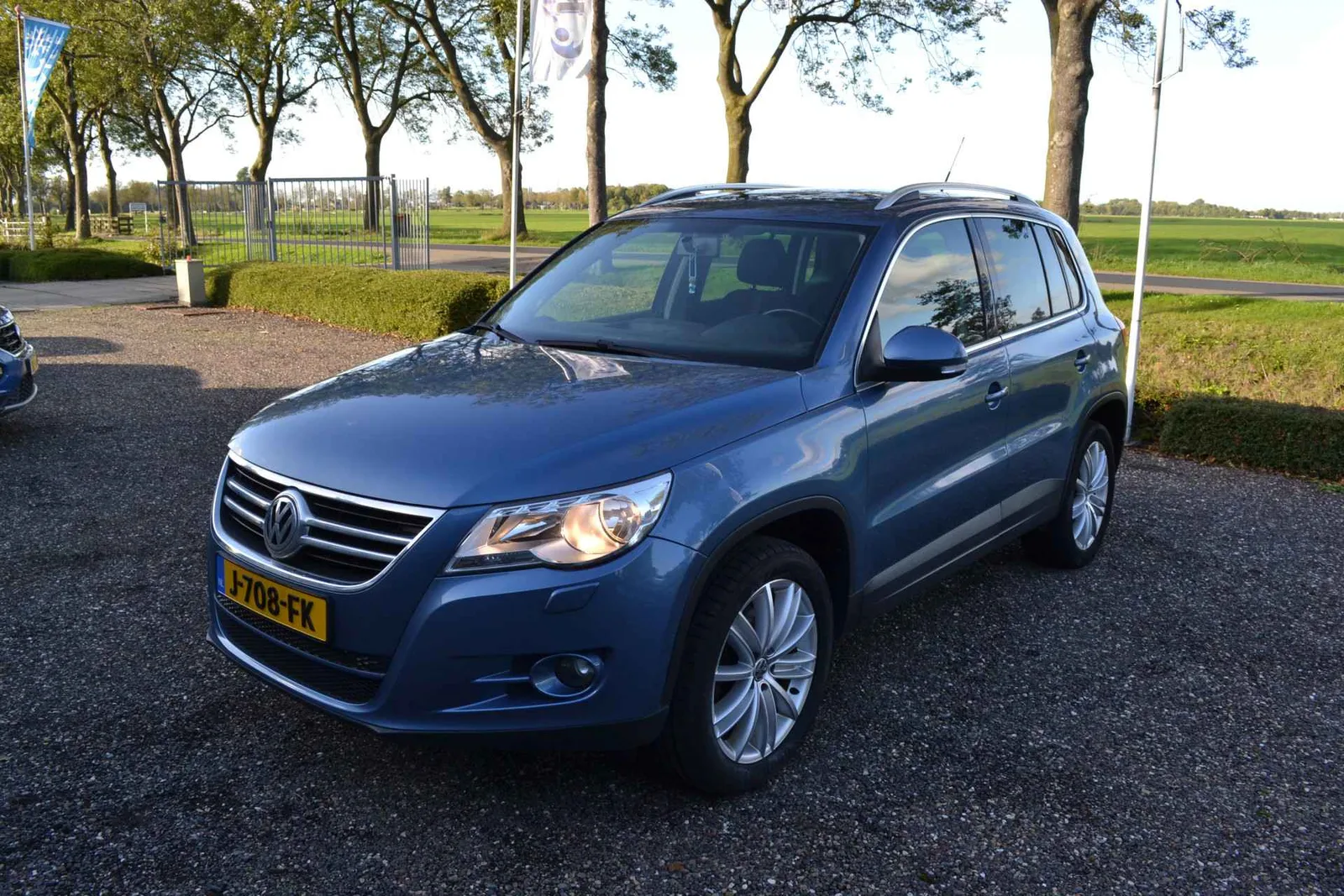 Volkswagen Tiguan (2010) — foto 1