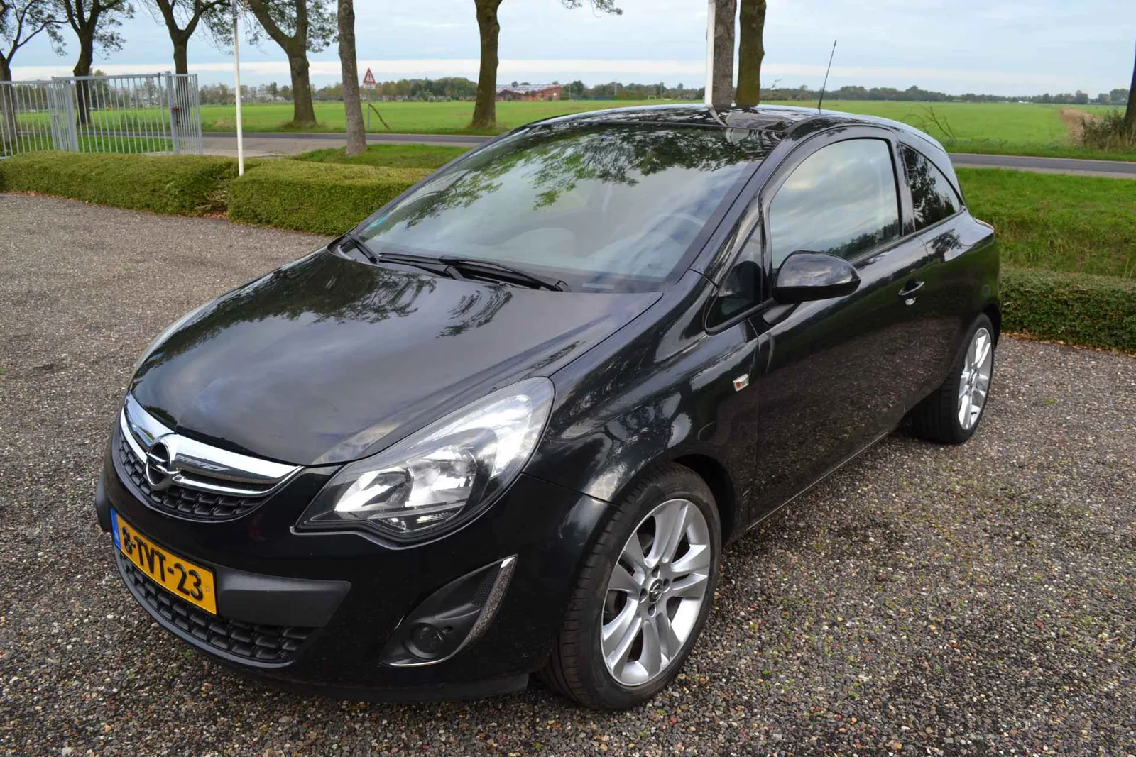 Opel Corsa (2014) — foto 1