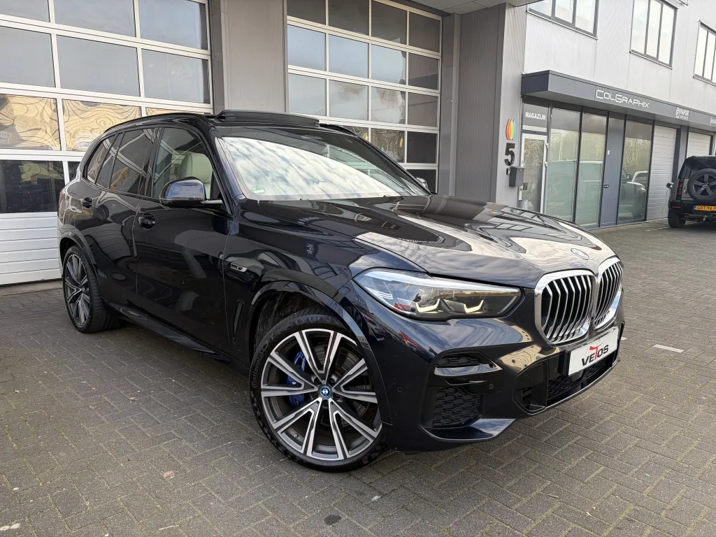 BMW X5 (2021) — foto 1