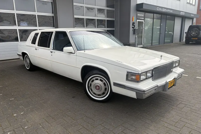 Cadillac Fleetwood (1986)
