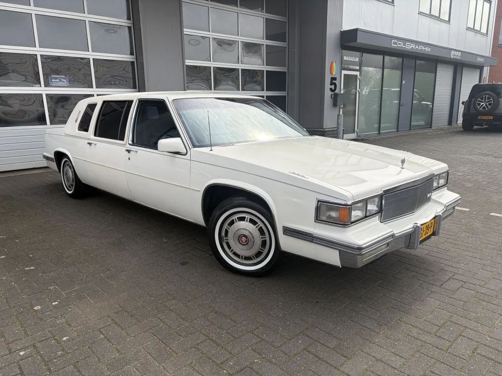 Cadillac Fleetwood (1986) — foto 1