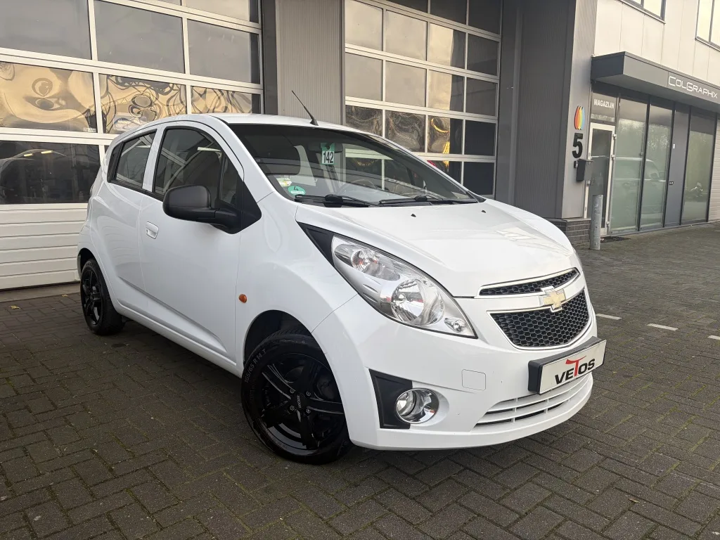 Chevrolet Spark (2011) — foto 1