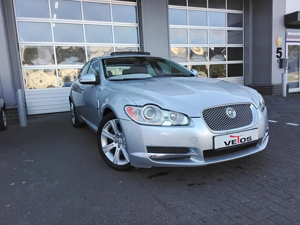Jaguar XF (2008) — foto 1