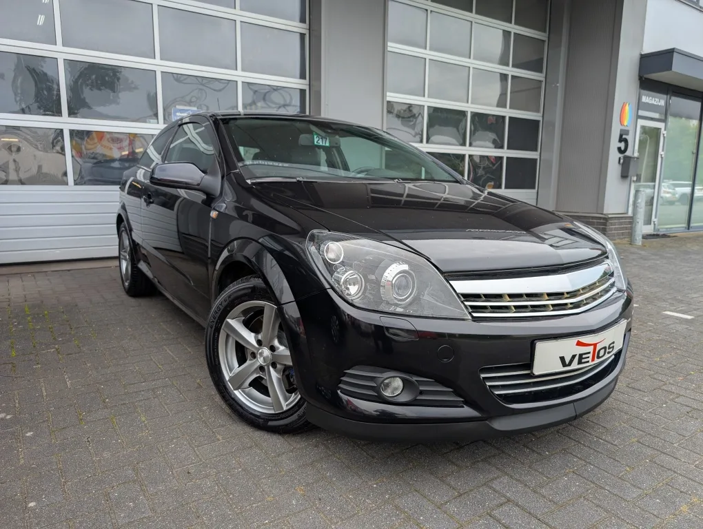 Opel Astra (2006) — foto 1