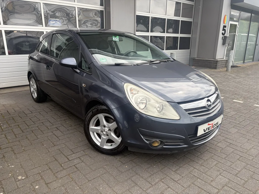 Opel Corsa (2006) — foto 1