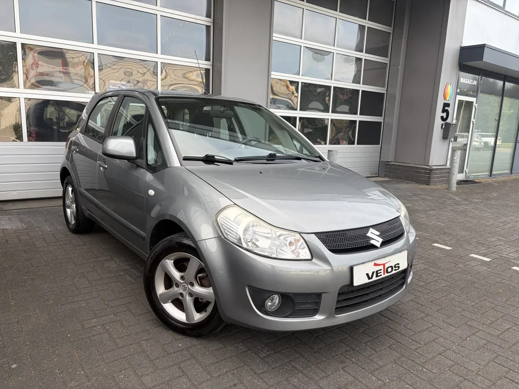 Suzuki SX4 (2006) — foto 1