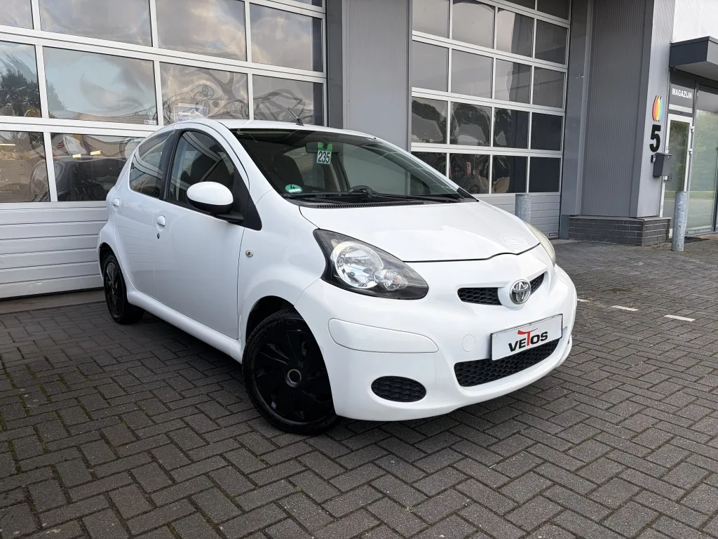 Toyota Aygo (2011) — foto 1