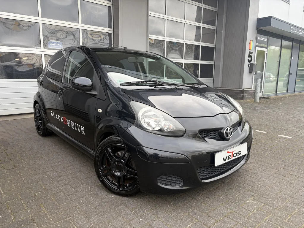 Toyota Aygo (2011) — foto 1