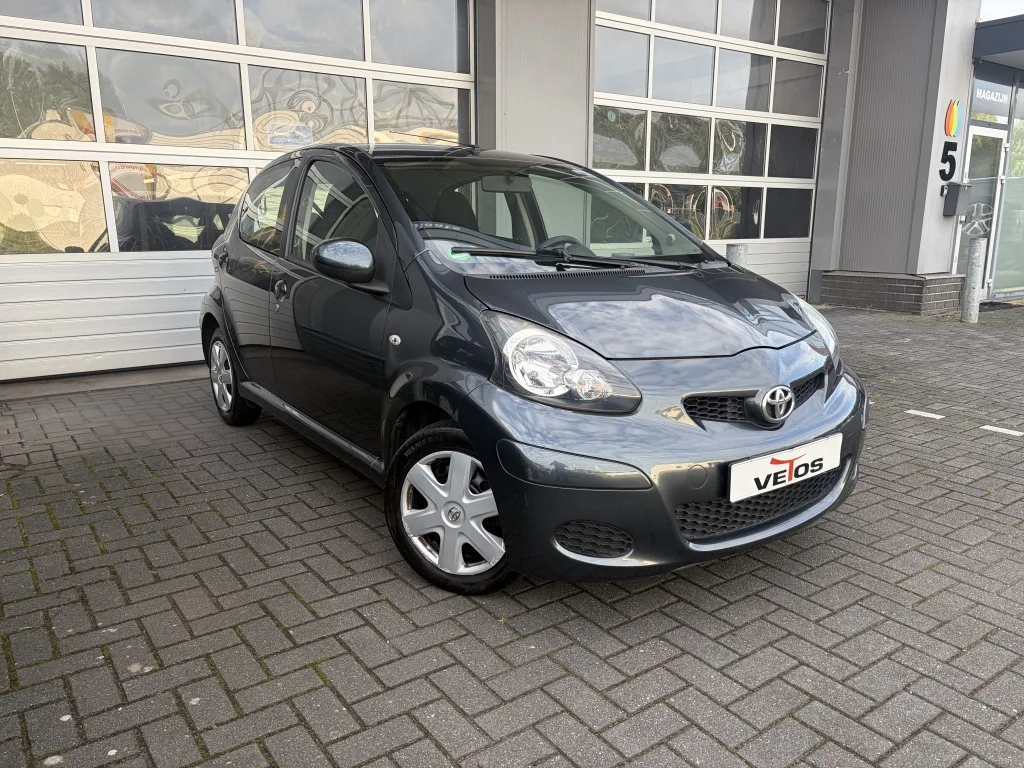 Toyota Aygo (2010) — foto 1