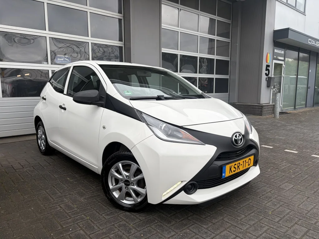 Toyota Aygo (2016) — foto 1