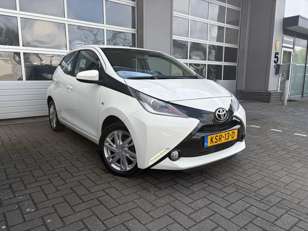 Toyota Aygo (2015) — foto 1