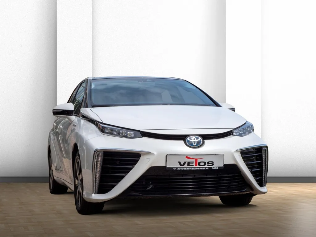 Toyota Mirai (2016) — foto 1