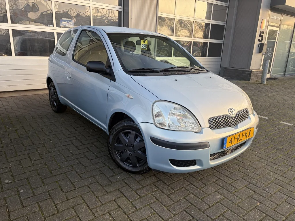 Toyota Yaris (2005) — foto 1