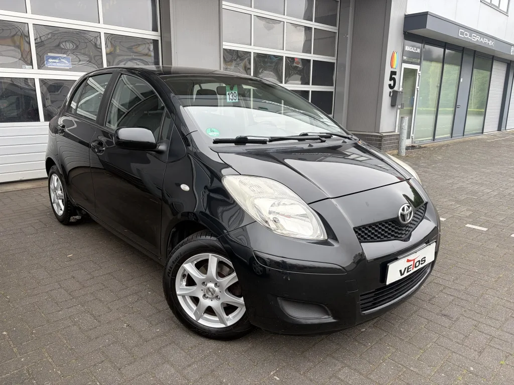 Toyota Yaris (2009) — foto 1
