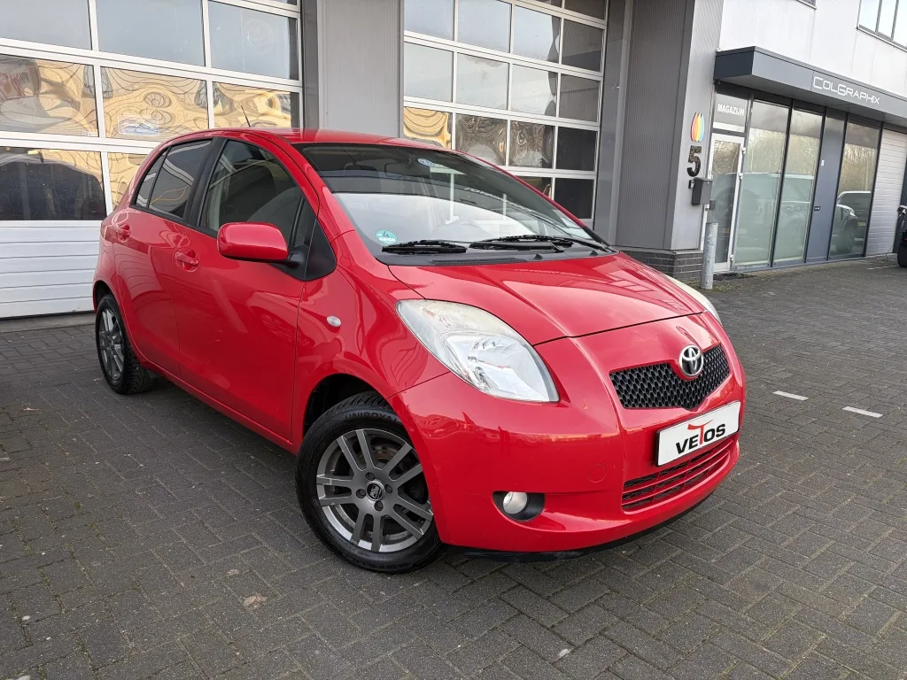 Toyota Yaris (2008) — foto 1