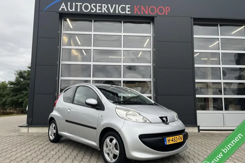 Peugeot 107 (2008)