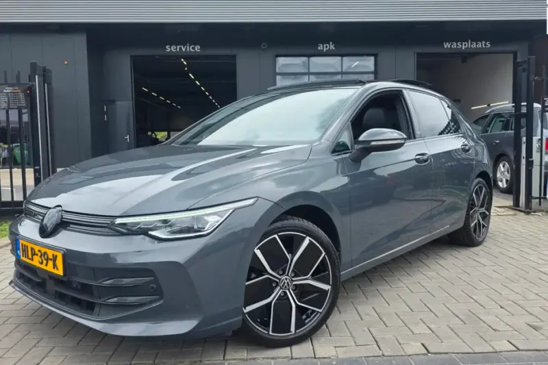 Volkswagen Golf (2024)