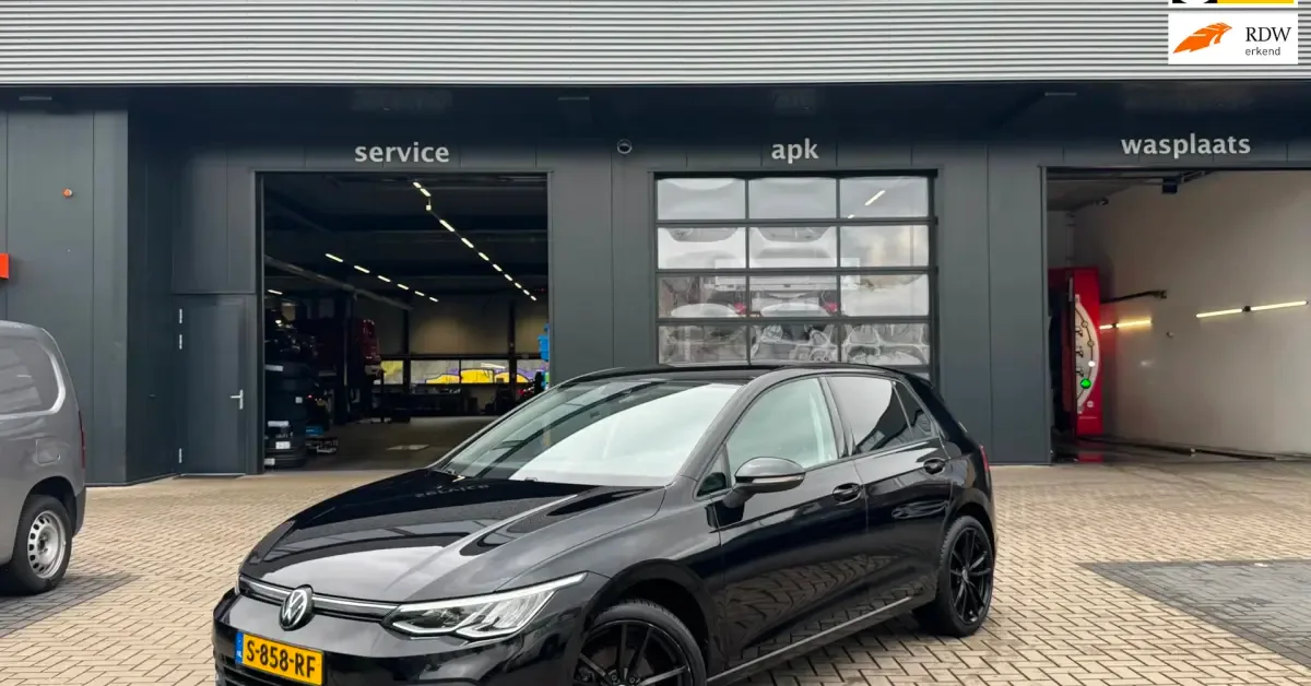 Volkswagen Golf (2021) — foto 1