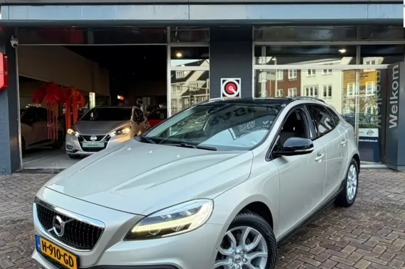 Volvo V40 (2020)