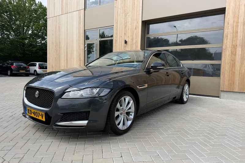 Jaguar XF (2016)