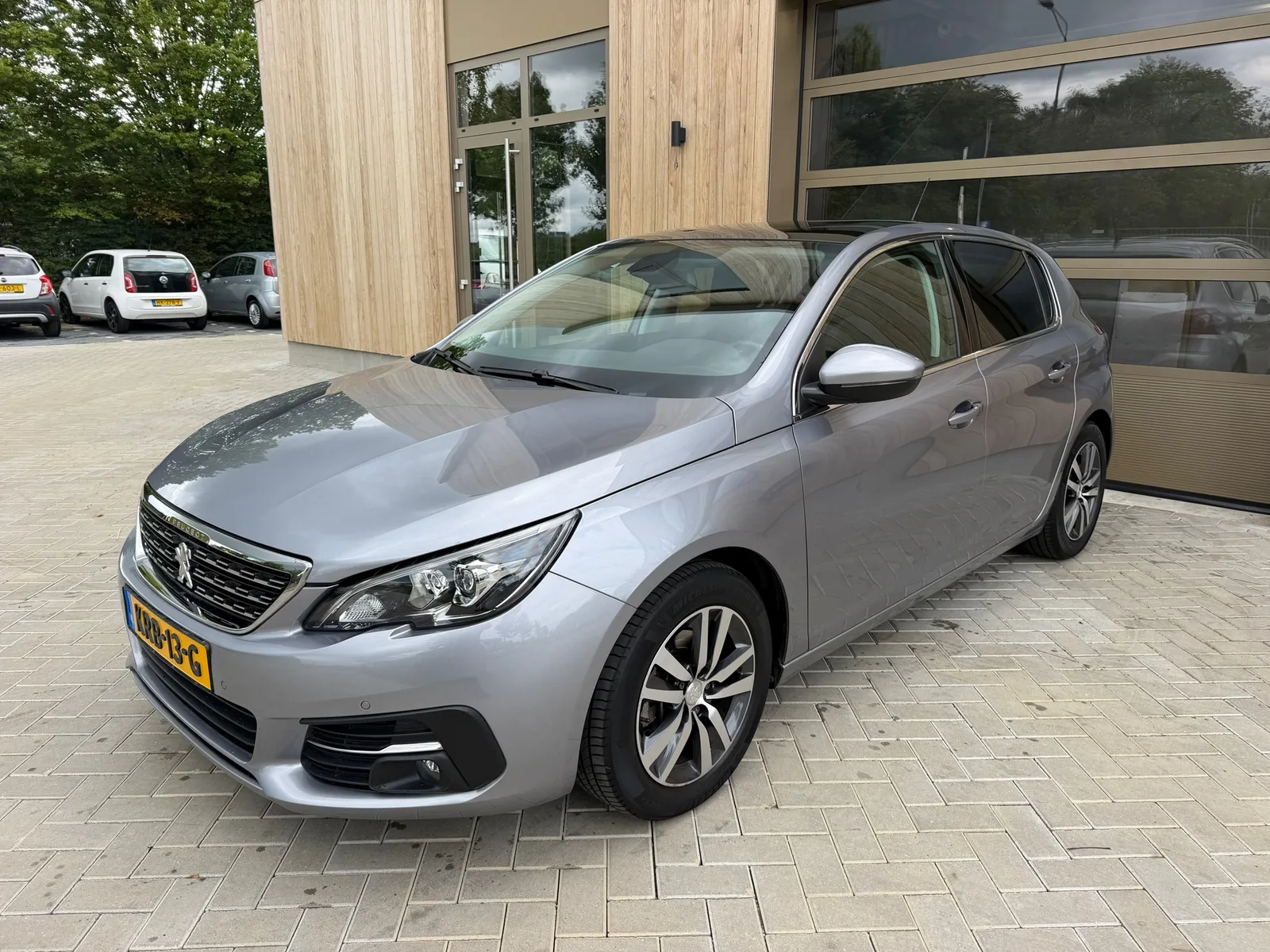 Peugeot 308 (2019) — foto 1