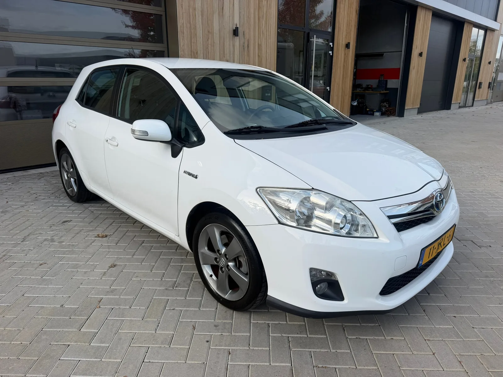 Toyota Auris (2012) — foto 1