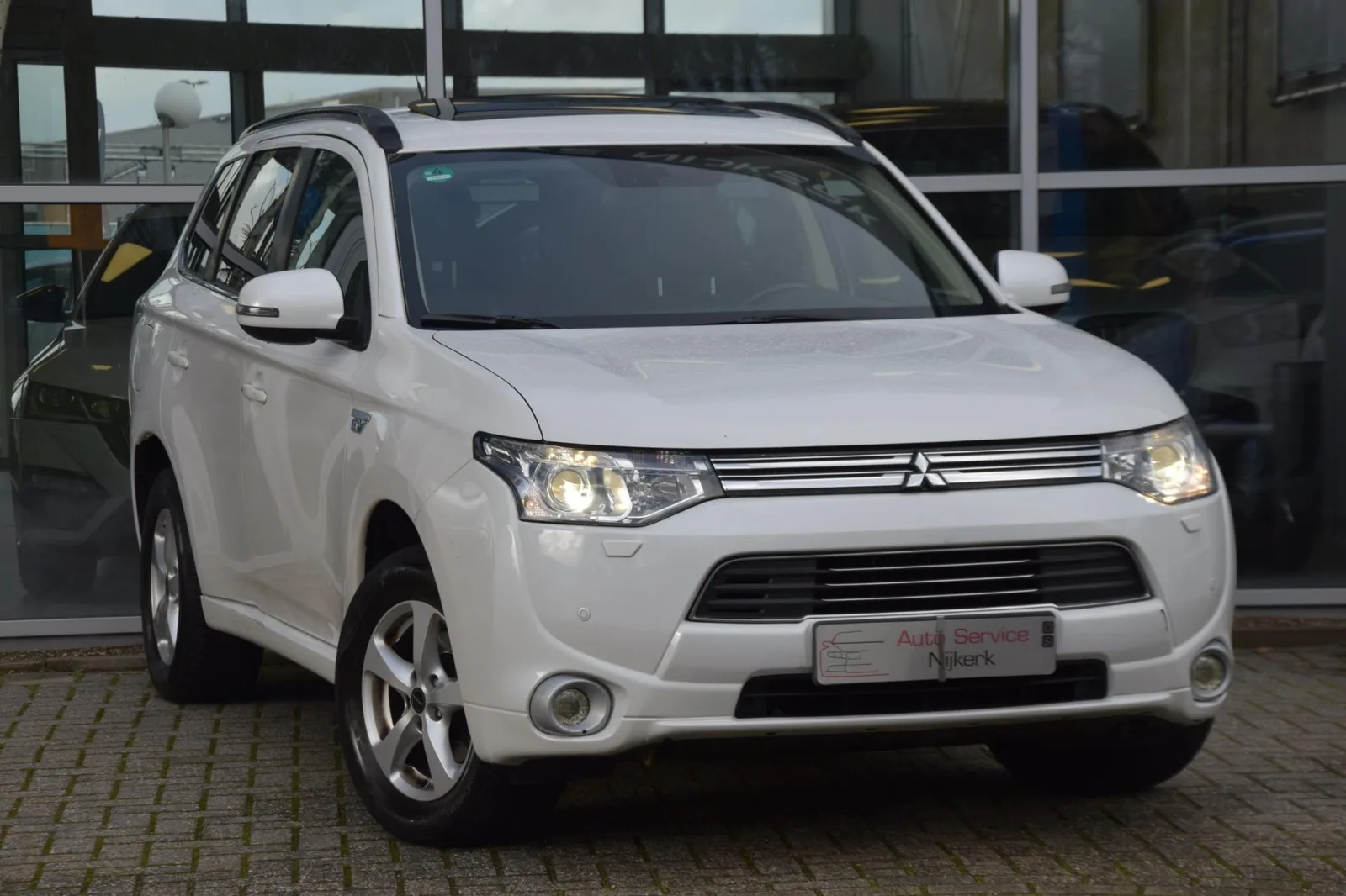 Mitsubishi Outlander (2013) — foto 1
