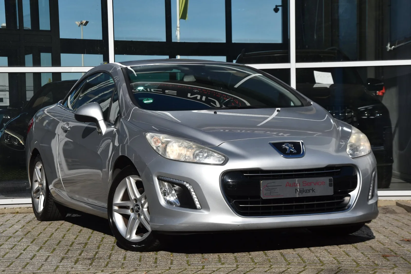 Peugeot 308 (2012) — foto 1