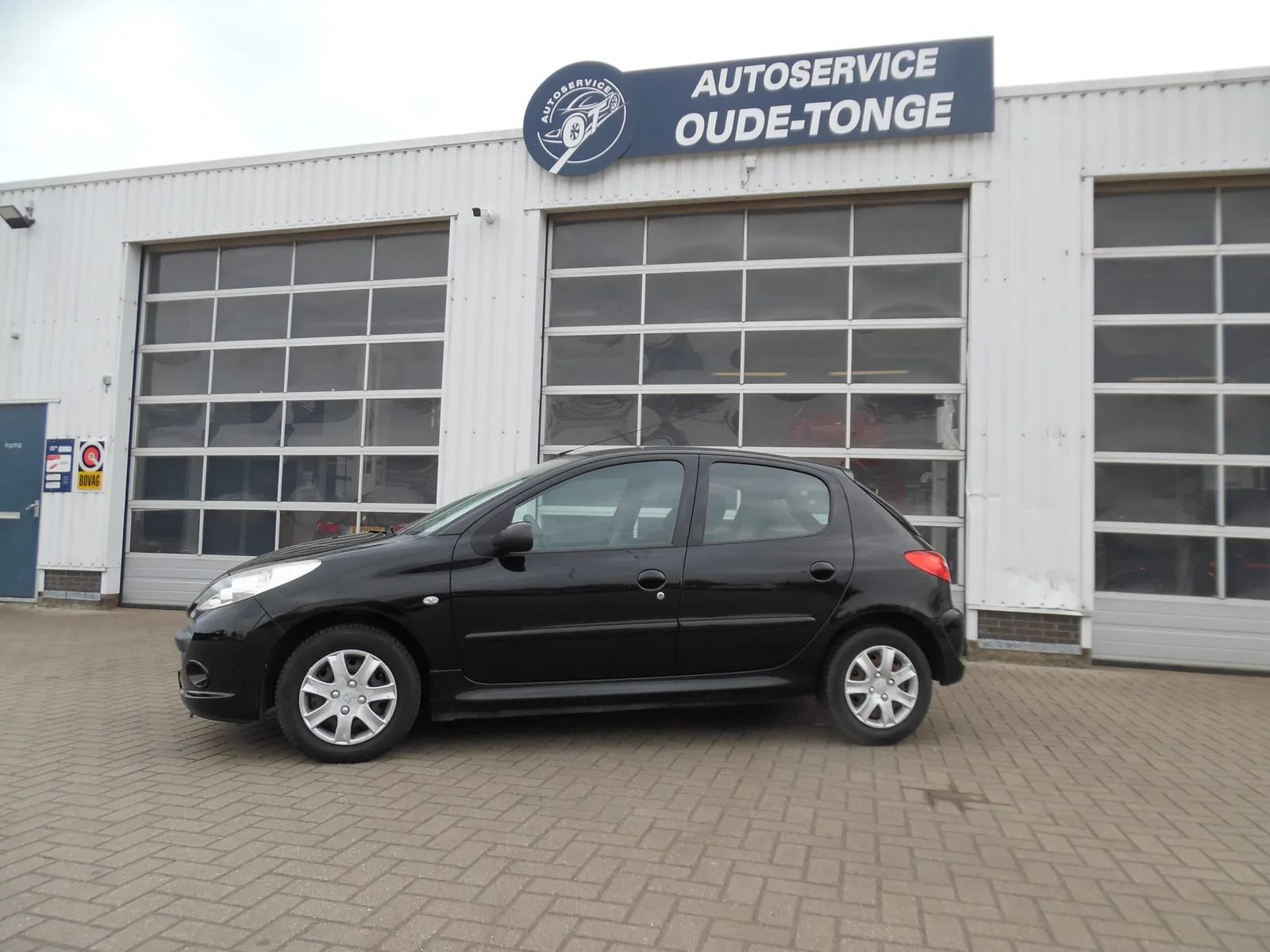 Peugeot 206 (2012) — foto 1