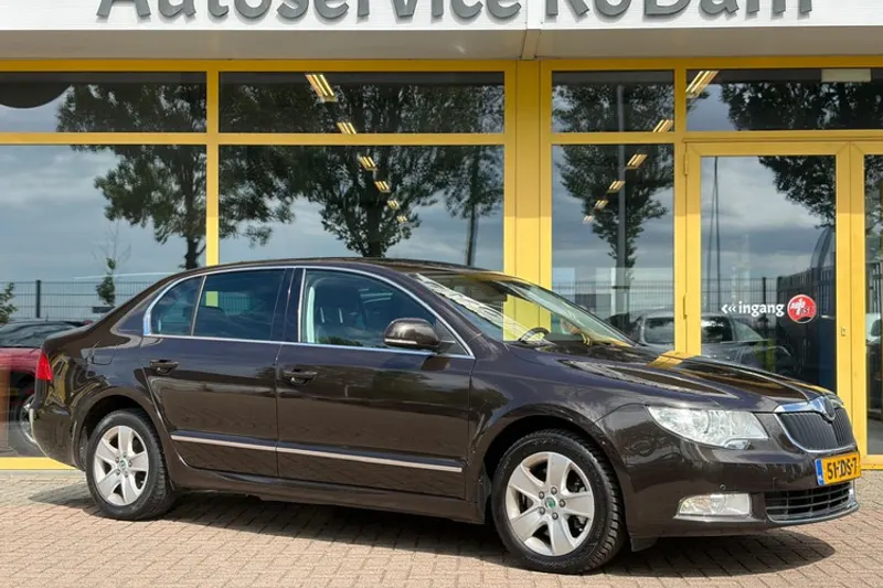 Škoda Superb (2012)