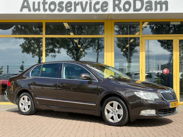 Škoda Superb (2012) — foto 1