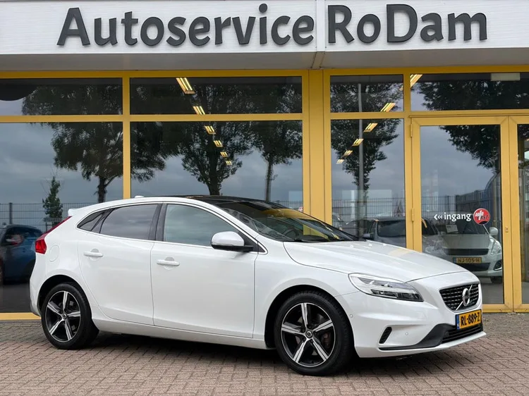 Volvo V40 (2018) — foto 1