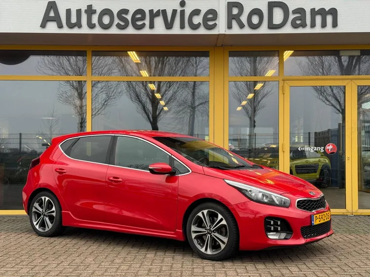 Kia Cee'd (2015) — foto 1