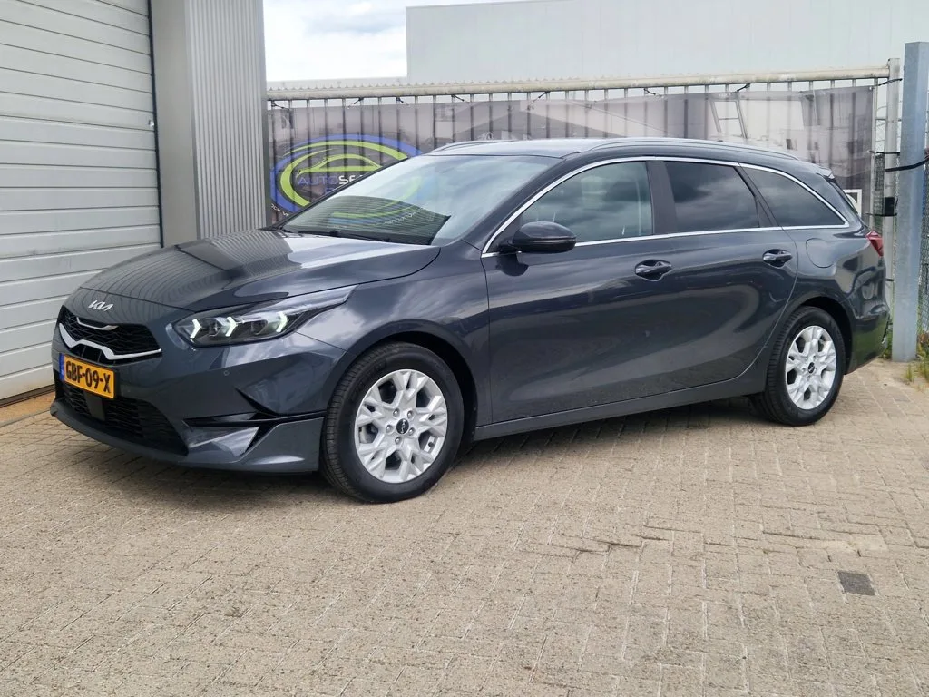 Kia Ceed (2024) — foto 1